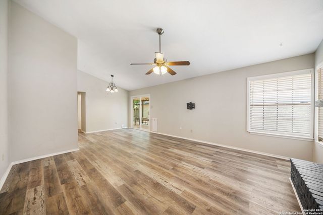 12106 Ridge Ct, San Antonio, TX 78247