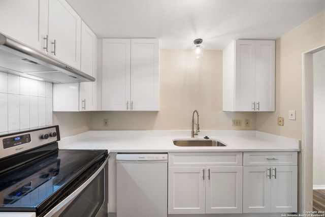 12106 Ridge Ct, San Antonio, TX 78247