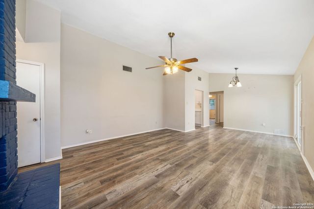 12106 Ridge Ct, San Antonio, TX 78247