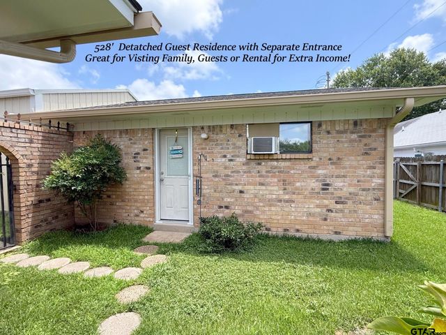 237 Oregon St., Van, TX 75790