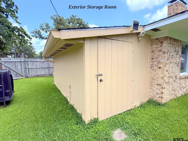 237 Oregon St., Van, TX 75790