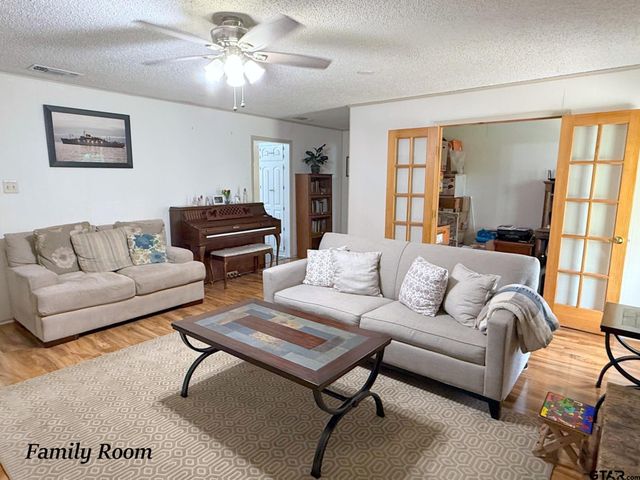 237 Oregon St., Van, TX 75790