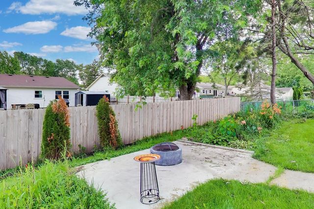 545 Ramblewood Court, Lake Zurich, IL 60047