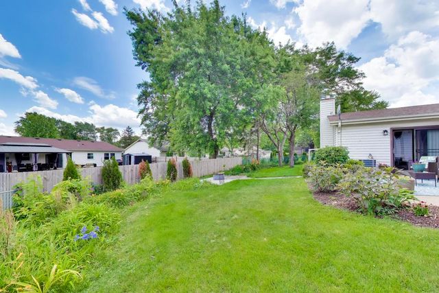 545 Ramblewood Court, Lake Zurich, IL 60047