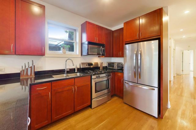 1922 W Armitage Avenue 2, Chicago, IL 60622