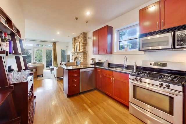 1922 W Armitage Avenue 2, Chicago, IL 60622