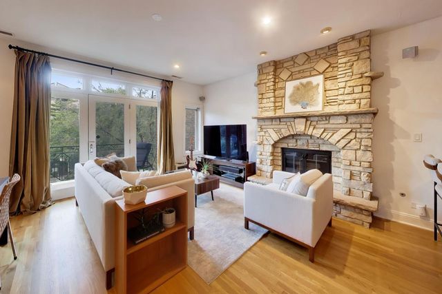 1922 W Armitage Avenue 2, Chicago, IL 60622