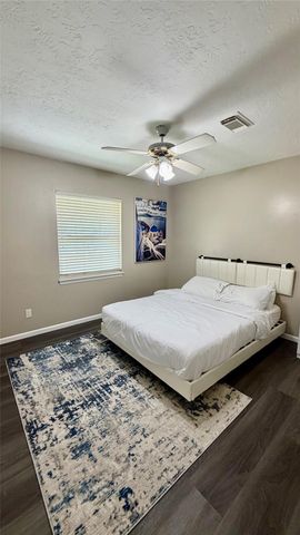 111 Grove Street, La Porte, TX 77571
