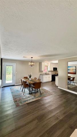 111 Grove Street, La Porte, TX 77571