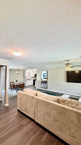 111 Grove Street, La Porte, TX 77571