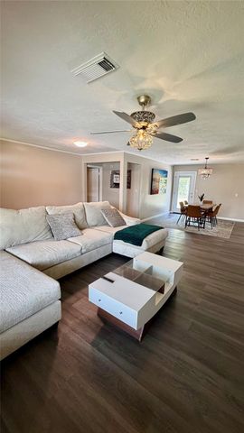 111 Grove Street, La Porte, TX 77571