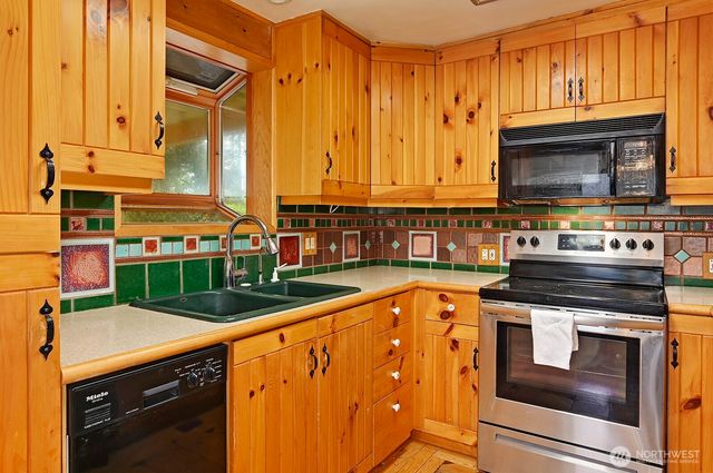 14019 36th Avenue NE, Seattle, WA 98125