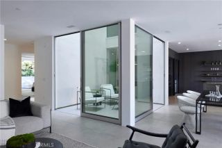 838 N Kings Road 102, West Hollywood, CA 90069