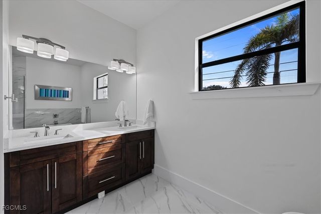 3310 SW 11th PL, Cape Coral, FL 33914