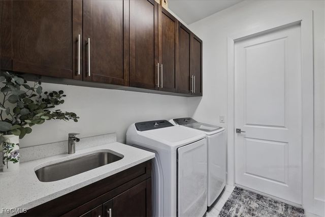 3310 SW 11th PL, Cape Coral, FL 33914