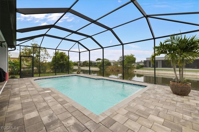 3310 SW 11th PL, Cape Coral, FL 33914