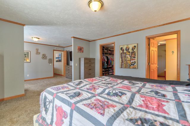 9596 W 575 S, Owensville, IN 47665