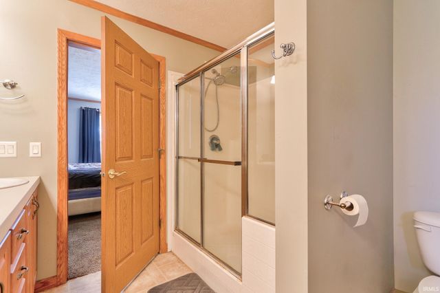 9596 W 575 S, Owensville, IN 47665