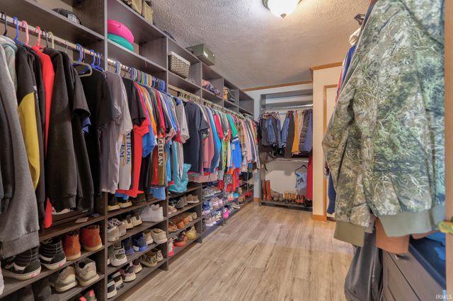 9596 W 575 S, Owensville, IN 47665