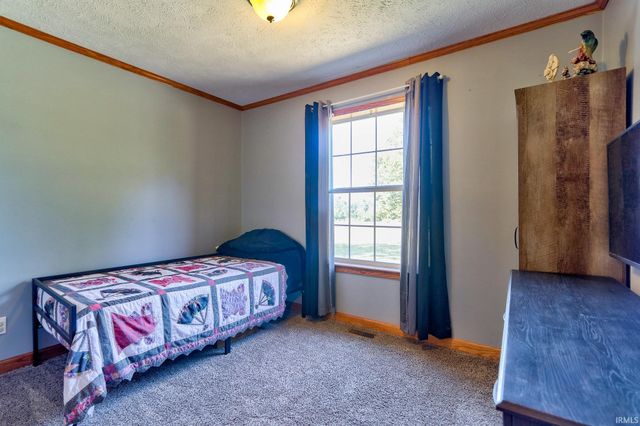 9596 W 575 S, Owensville, IN 47665