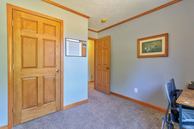 9596 W 575 S, Owensville, IN 47665