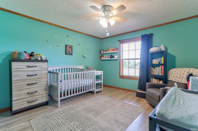 9596 W 575 S, Owensville, IN 47665