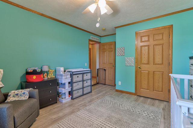 9596 W 575 S, Owensville, IN 47665