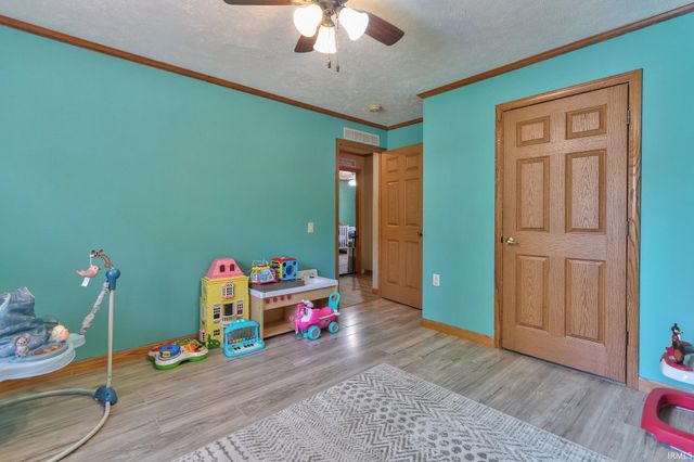 9596 W 575 S, Owensville, IN 47665