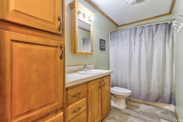 9596 W 575 S, Owensville, IN 47665