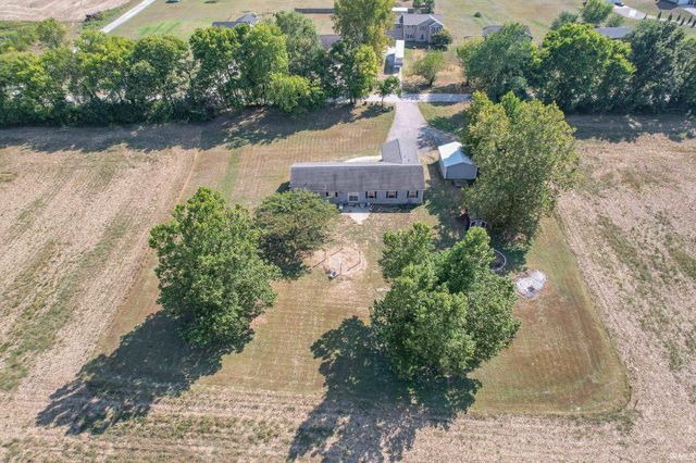 9596 W 575 S, Owensville, IN 47665