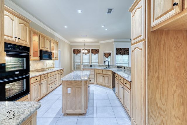 7308 Wooded Acres Trail, Mansfield, TX 76063