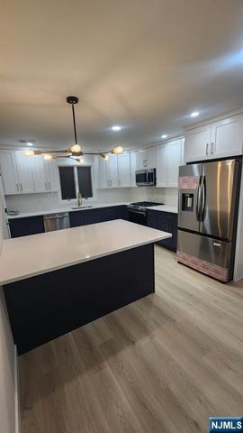 731 Lake Avenue 2, Lyndhurst, NJ 07071