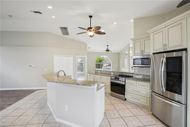 401 NE 23rd AVE, Cape Coral, FL 33909