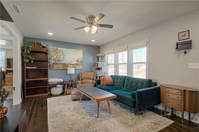 11315 W 68th Street, Shawnee, KS 66203