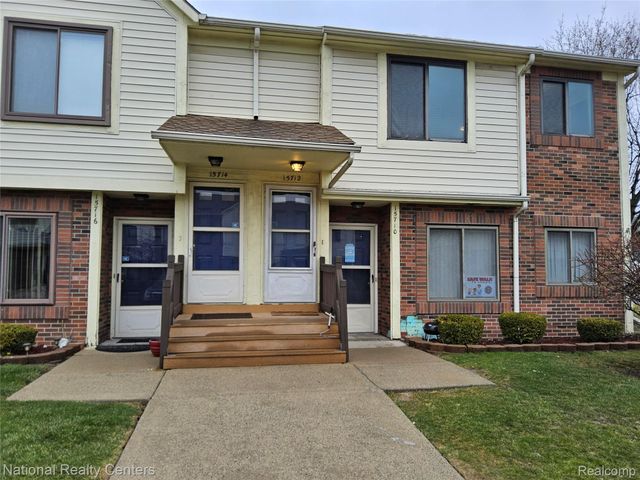 15712 ORCHARD Lane N, Roseville, MI 48066