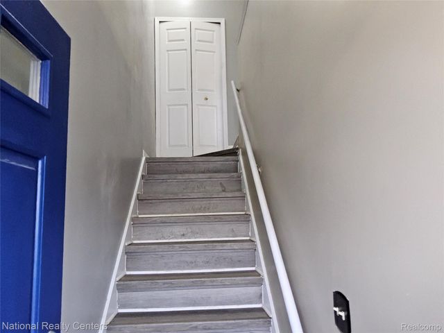 15712 ORCHARD Lane N, Roseville, MI 48066