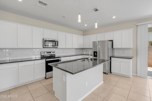 17419 W Patrick Lane, Surprise, AZ 85387