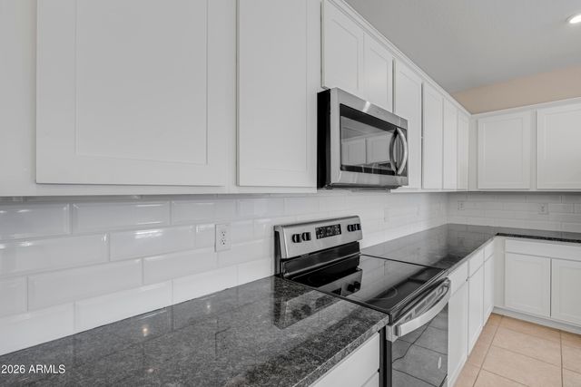 17419 W Patrick Lane, Surprise, AZ 85387