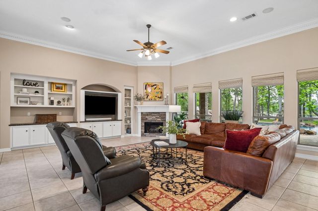 9519 Clubhouse Circle, Magnolia, TX 77354