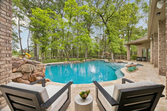 9519 Clubhouse Circle, Magnolia, TX 77354