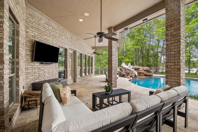 9519 Clubhouse Circle, Magnolia, TX 77354