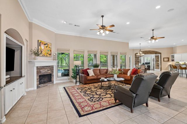 9519 Clubhouse Circle, Magnolia, TX 77354