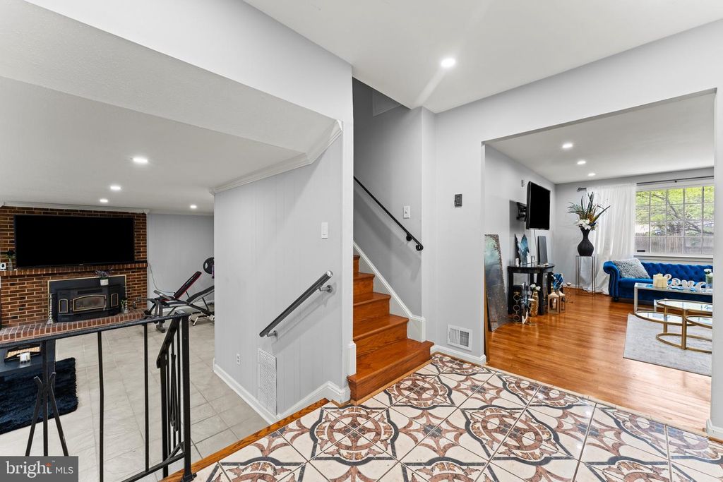 Image 5 of property listing at 3403 STONESBORO RD, Fort Washington, MD 20744