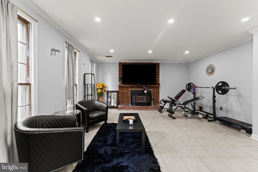 Image 7 of property listing at 3403 STONESBORO RD, Fort Washington, MD 20744