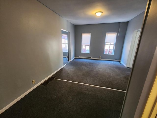 421-423 W 8TH Street, Erie, PA 16502