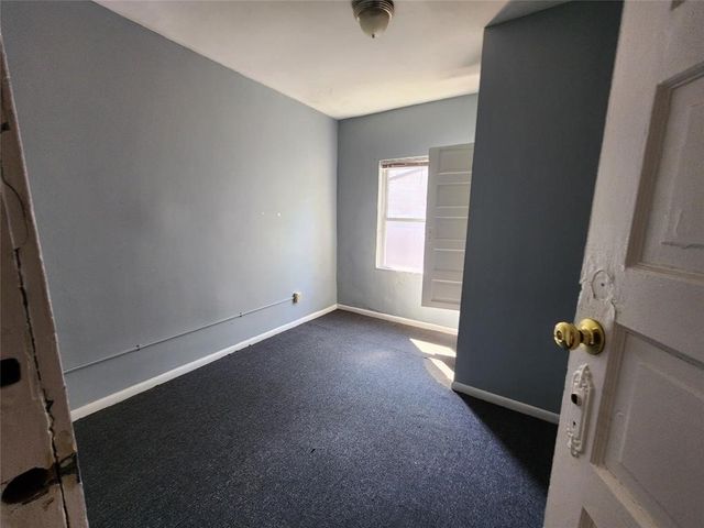 421-423 W 8TH Street, Erie, PA 16502