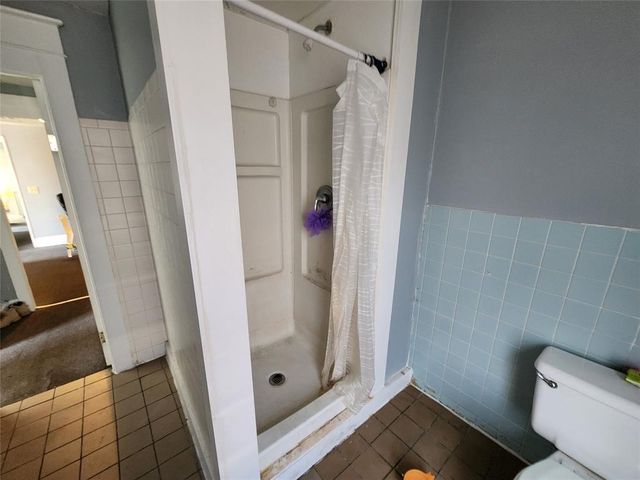 421-423 W 8TH Street, Erie, PA 16502