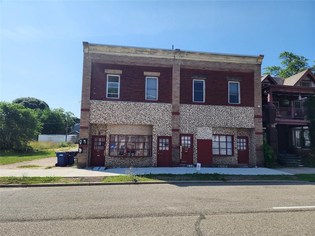 421-423 W 8TH Street, Erie, PA 16502