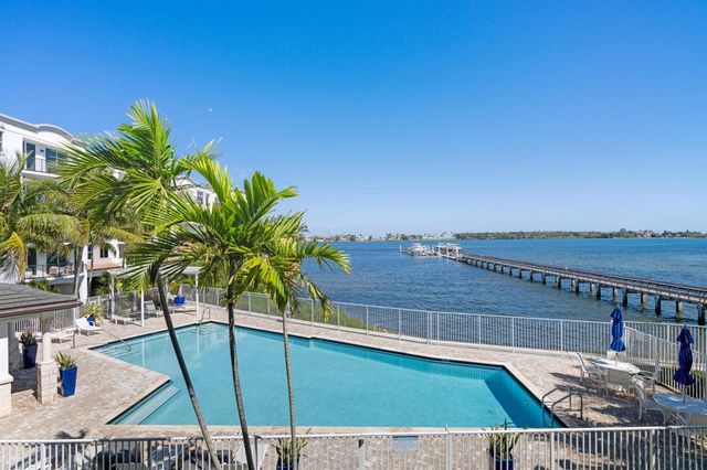 614 Windward Circle S, Boynton Beach, FL 33435