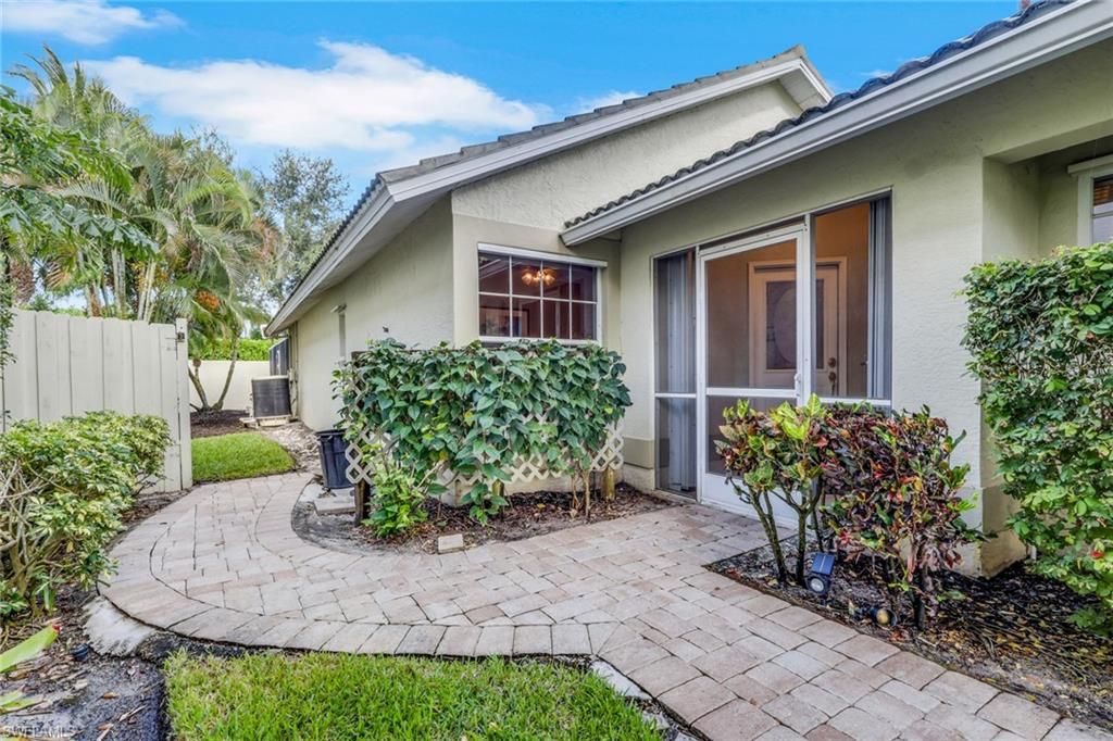 11011 Linnet LN, Naples, FL 34119